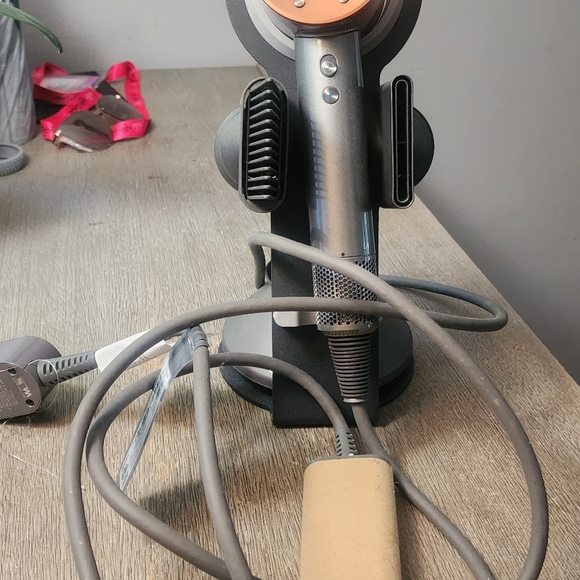 Dyson hairdryer - Picture 2 of 2